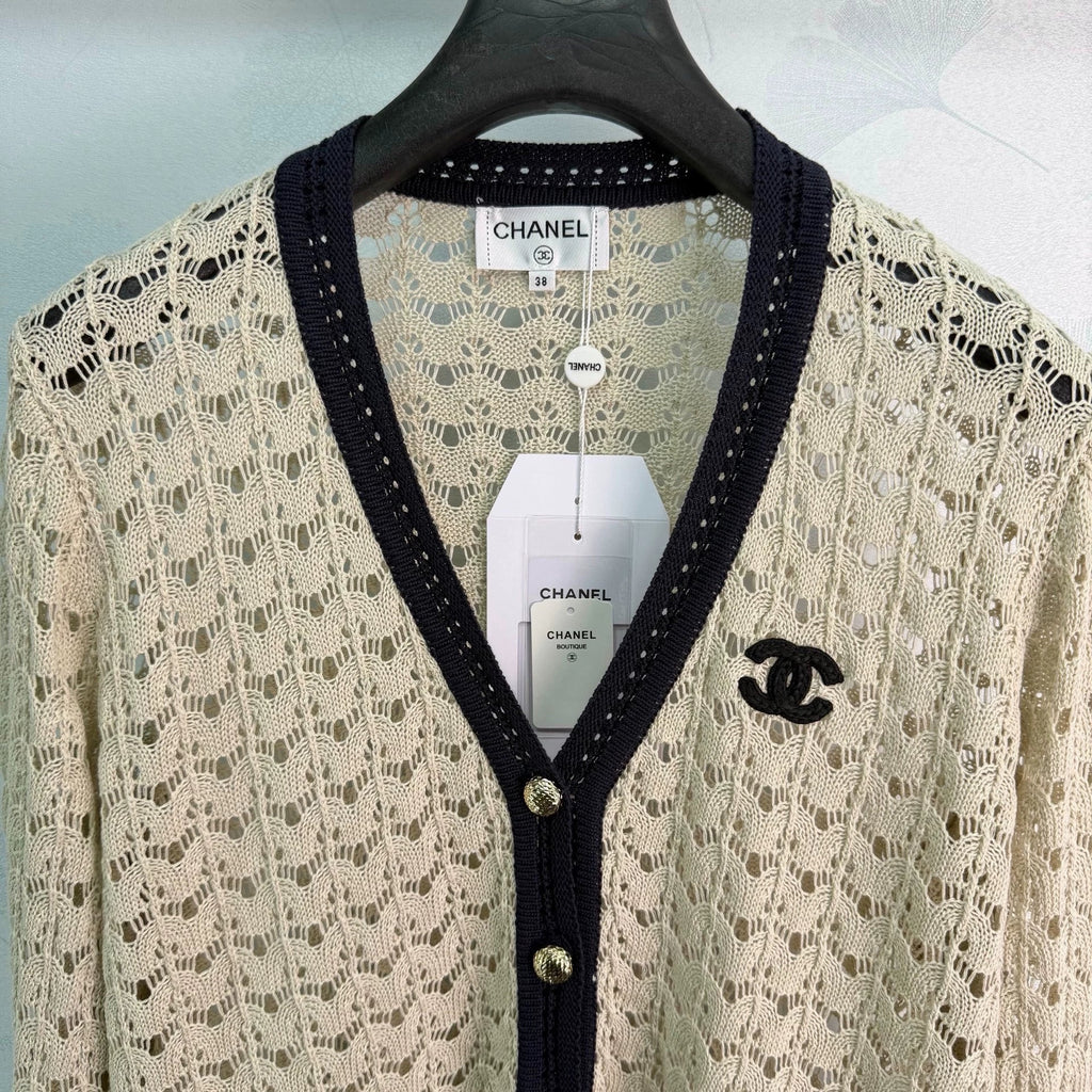 26 Early Autumn New V-Neck Sleeveless Knit Cardigan