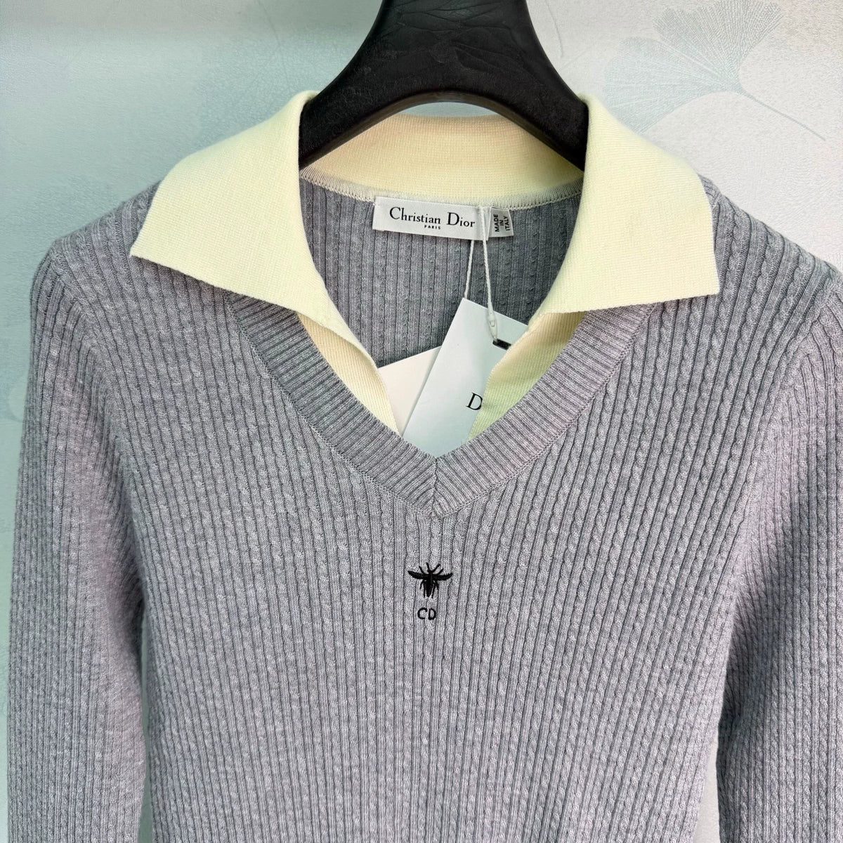 26 Early Autumn New V-Neck Long-Sleeve Knit Sweater