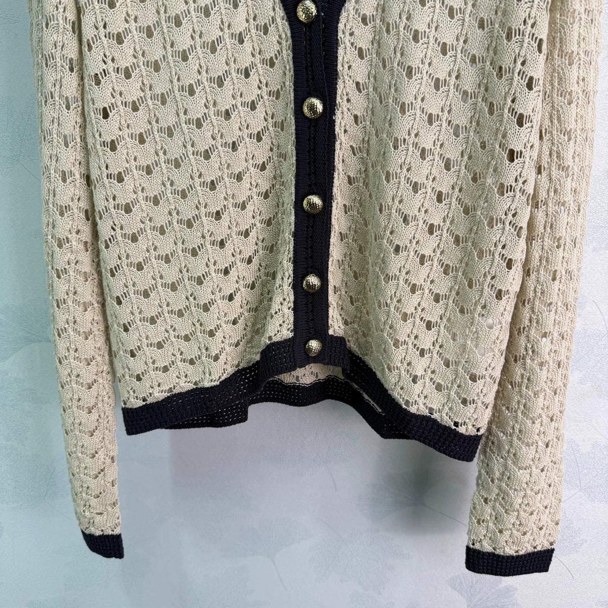 26 Early Autumn New V-Neck Sleeveless Knit Cardigan