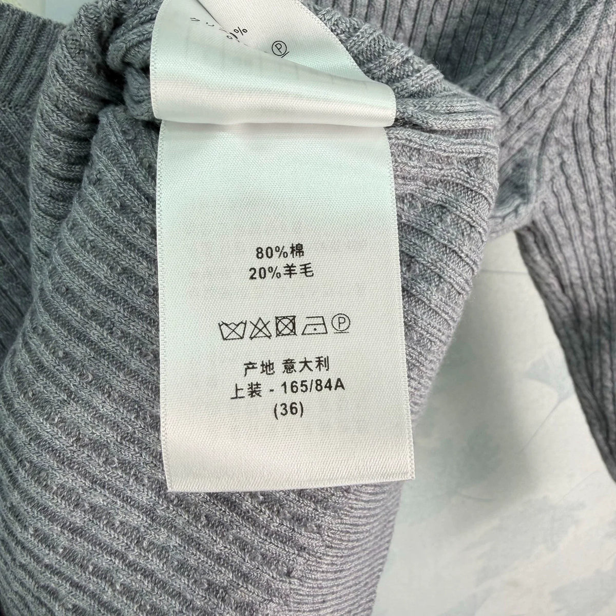 26 Early Autumn New V-Neck Long-Sleeve Knit Sweater
