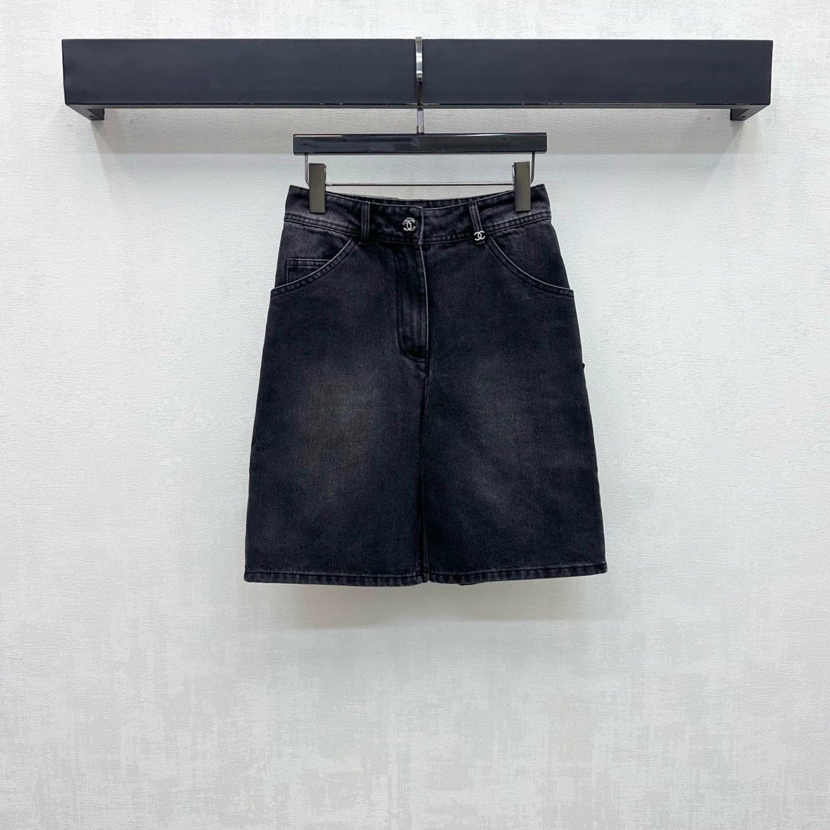 26 New Straight-Leg Denim Mid-Length Pants