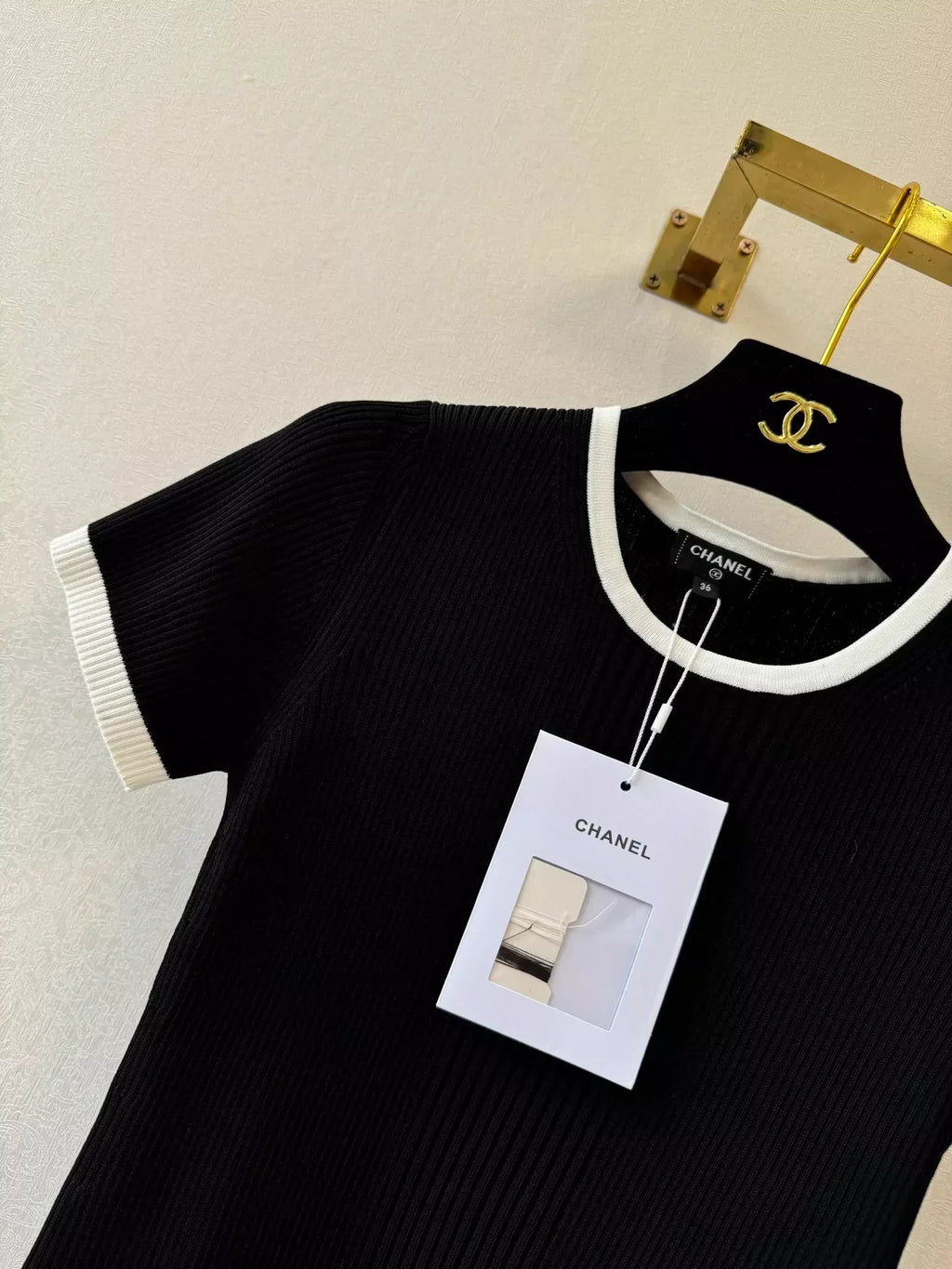 25 Summer new stitching round neck knitted top