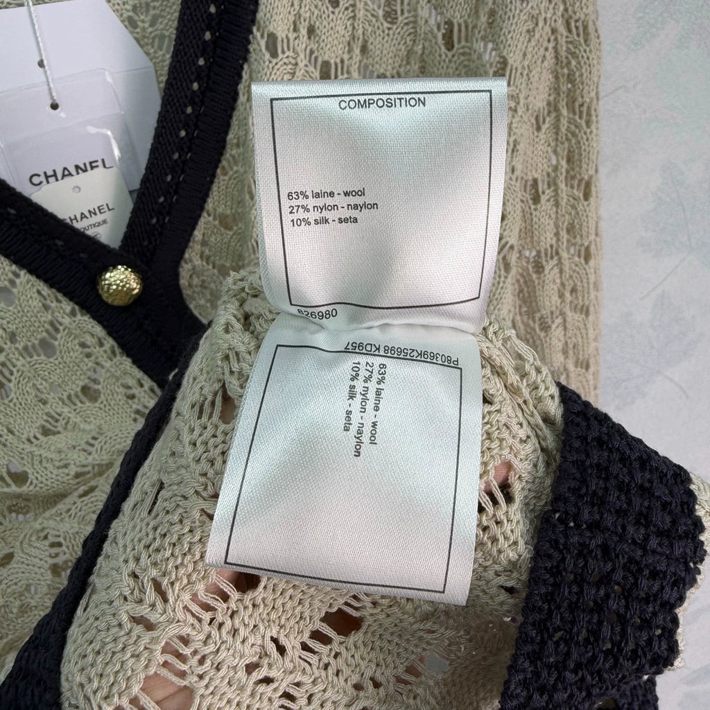 26 Early Autumn New V-Neck Sleeveless Knit Cardigan