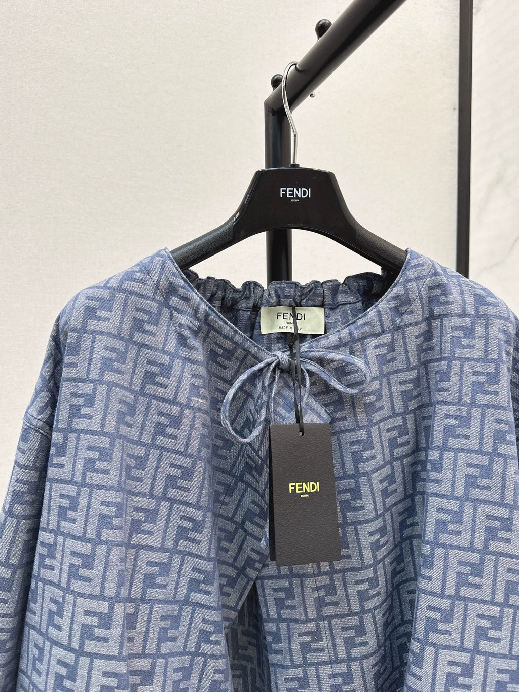 25fw letter print cape coat