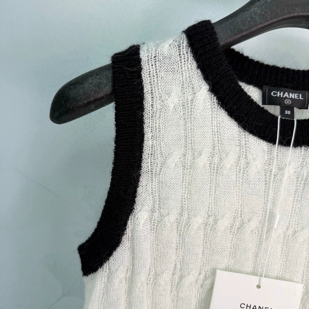 26 New Knit Vest