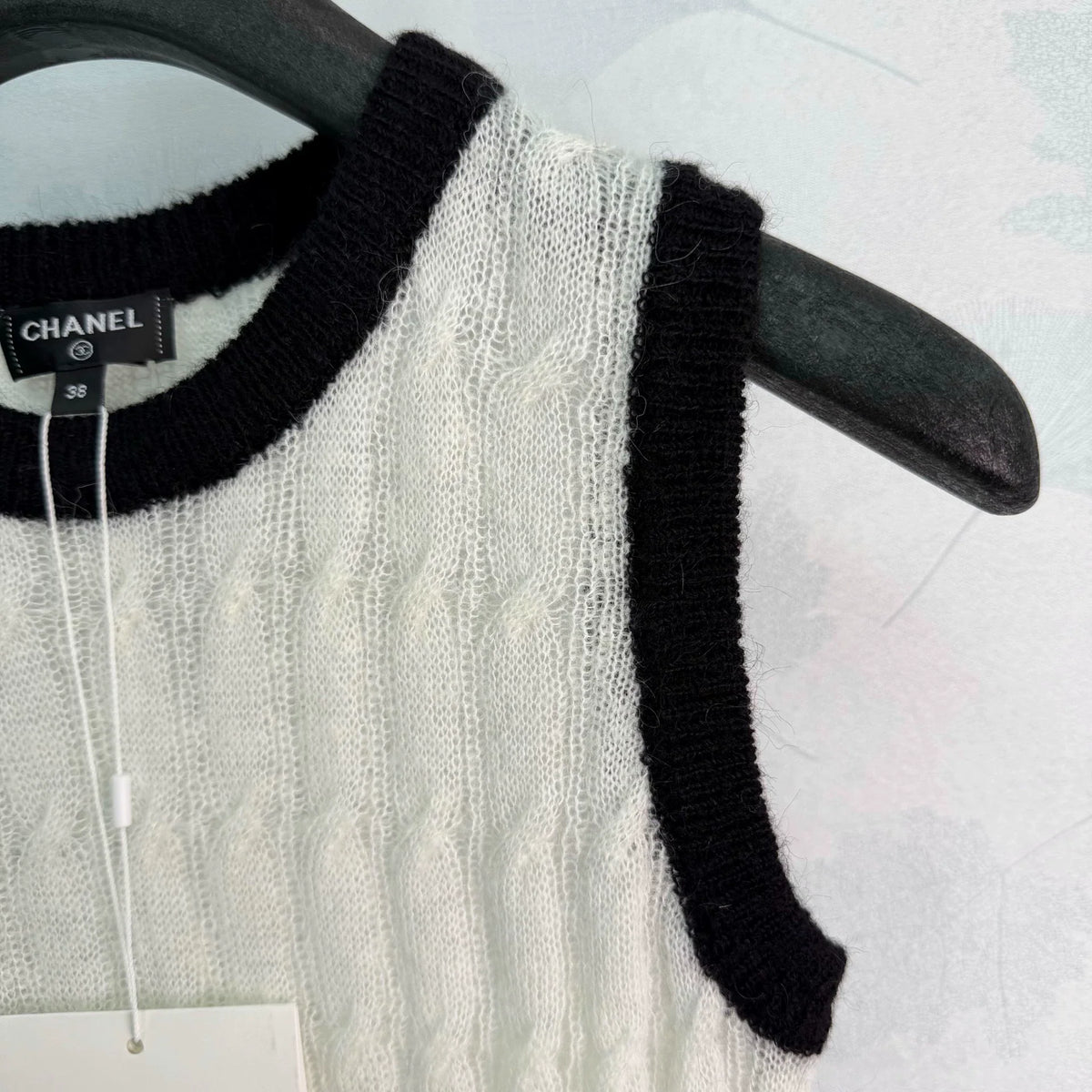 26 New Knit Vest