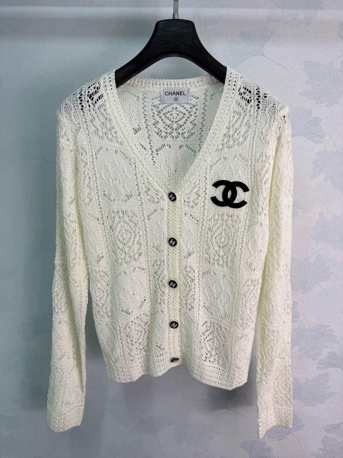 26 Early Autumn New V-neck Knitted Long Sleeve Cardigan