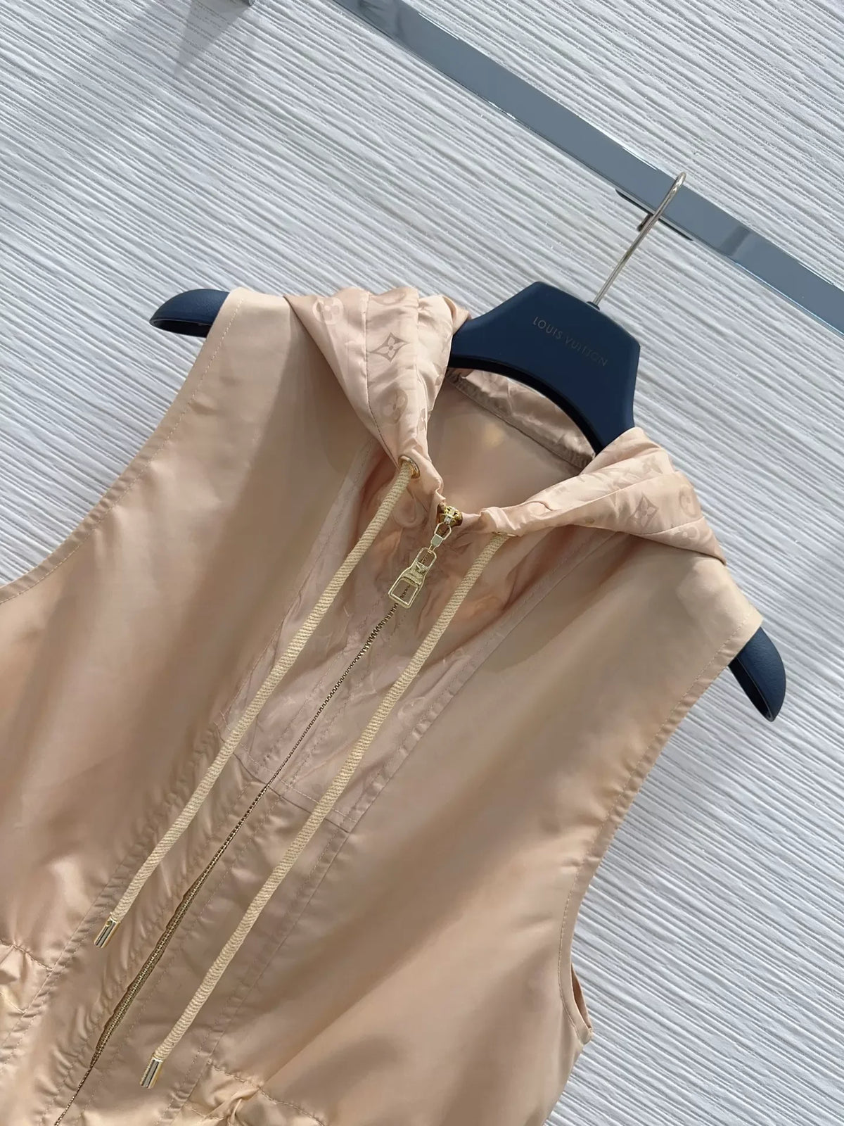 26 New Vest