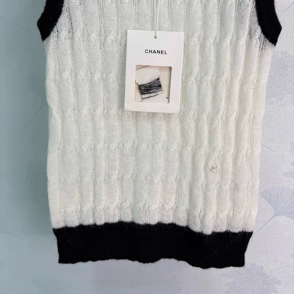 26 New Knit Vest