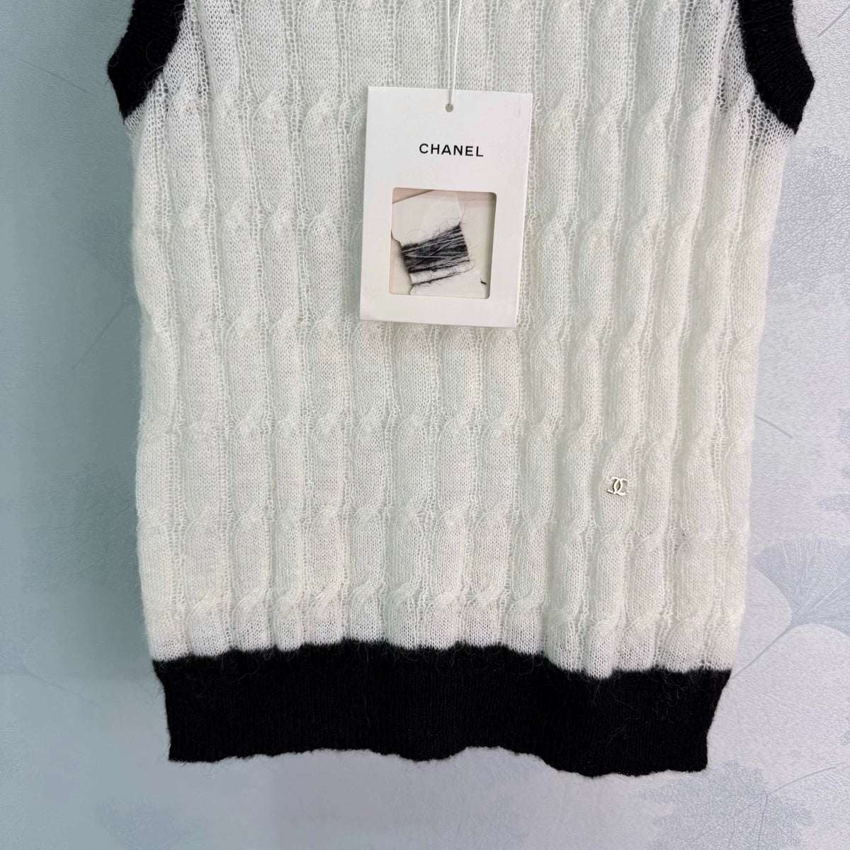 26 New Knit Vest