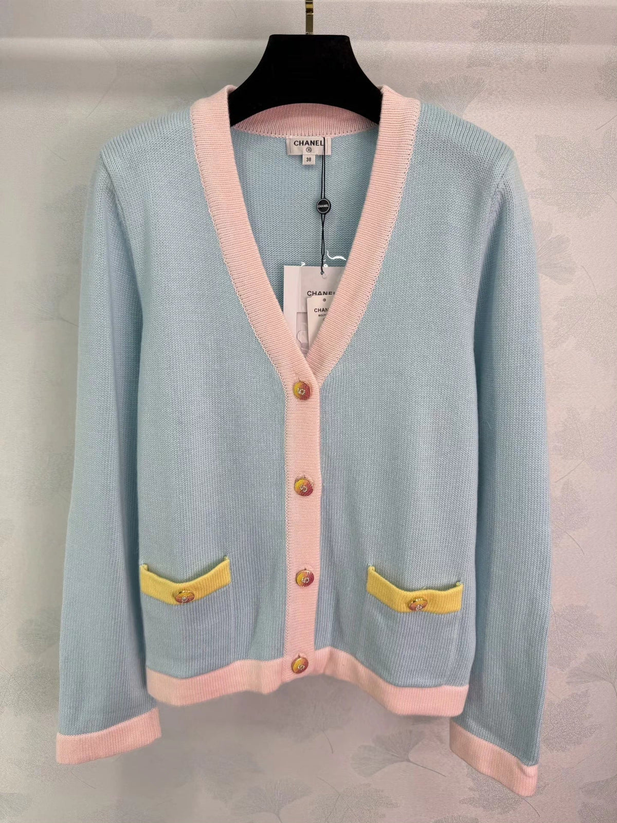 Color-blocked V-neck Cardigan