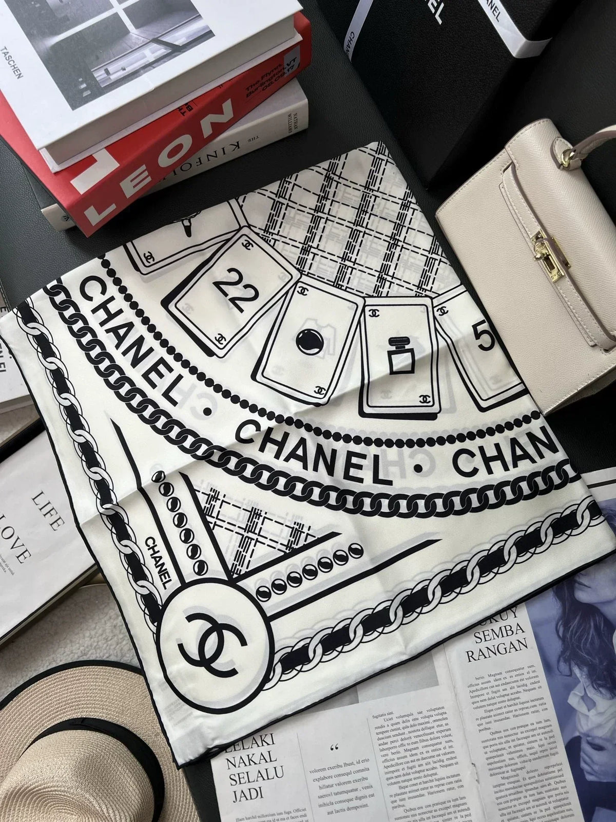 C 25 Black and White Cards Tessellations Scarves