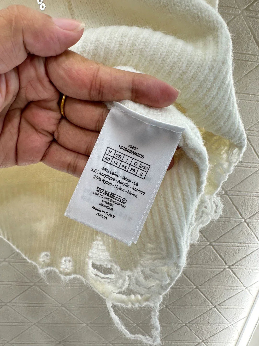 25fw Broken hole sequin round neck sweater