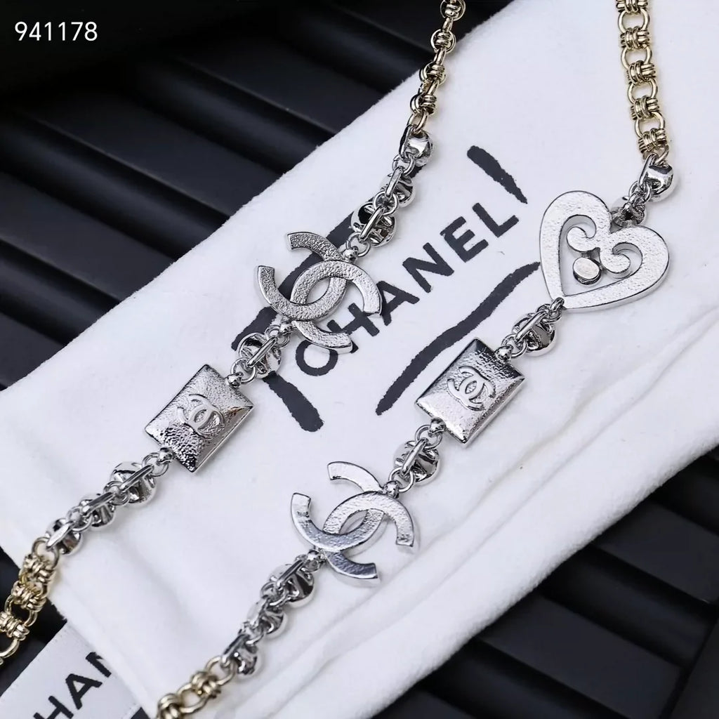 Square enamel spliced sweater chain