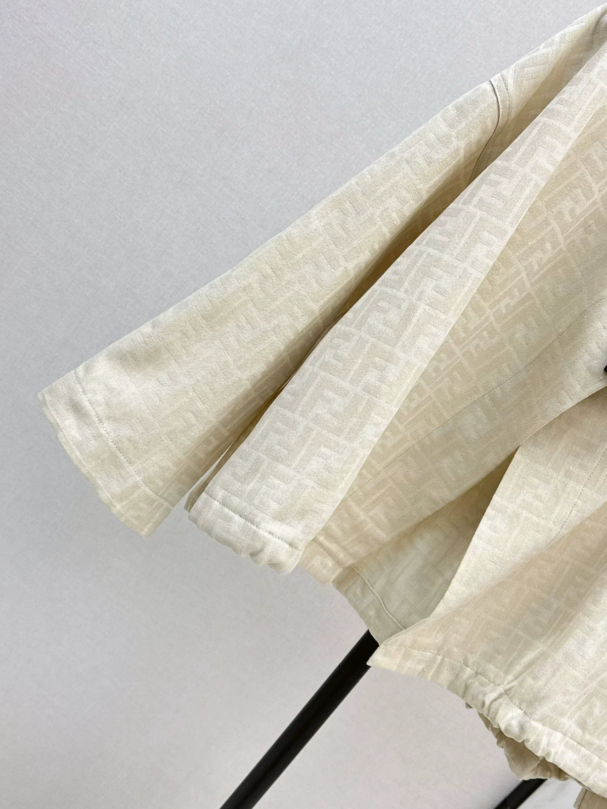 25fw letter print cape coat