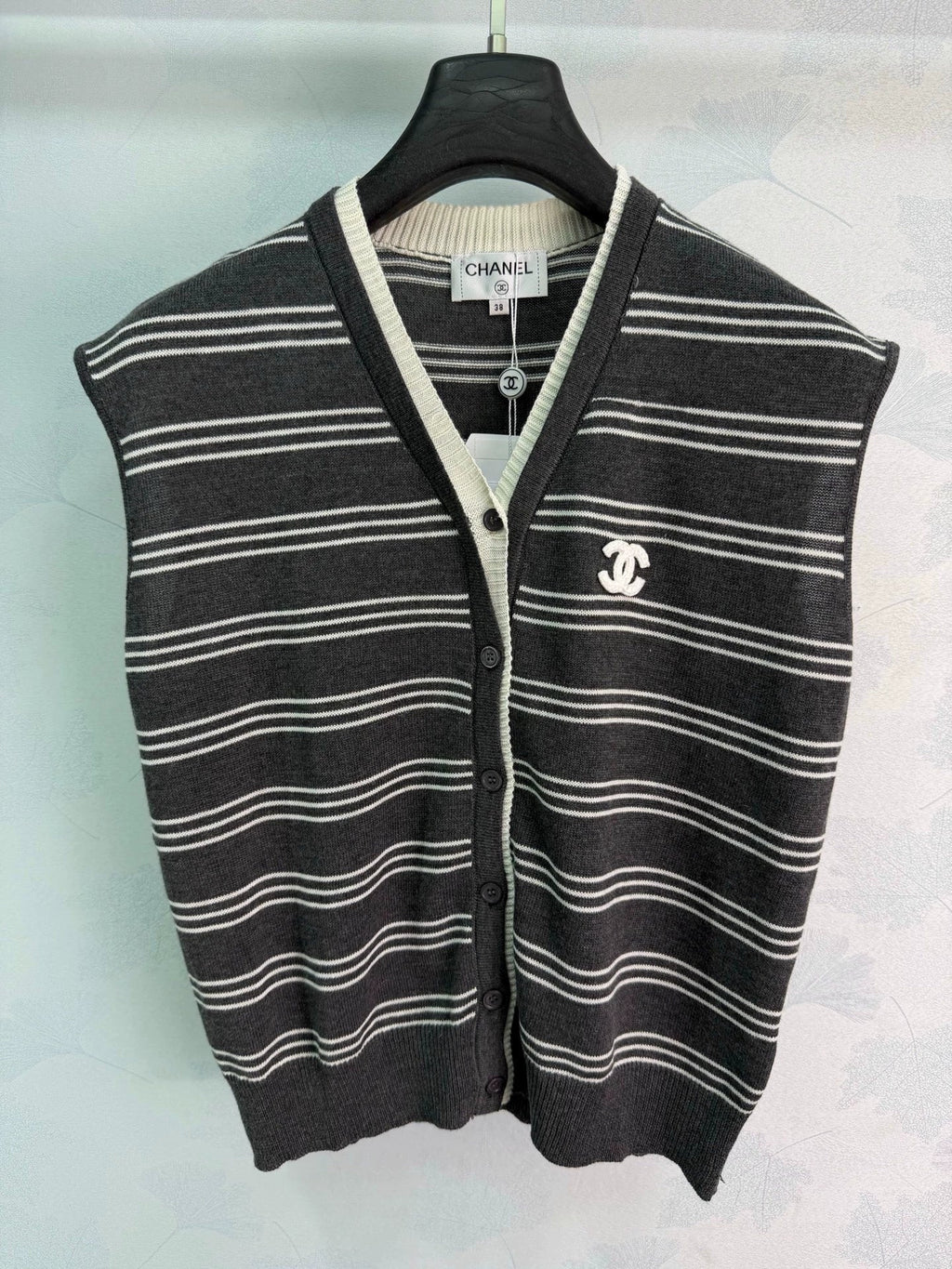 26Early Autumn V-Neck Cardigan