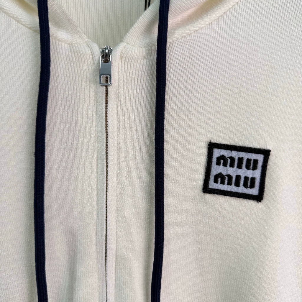26 Early Autumn New Hooded Jacket