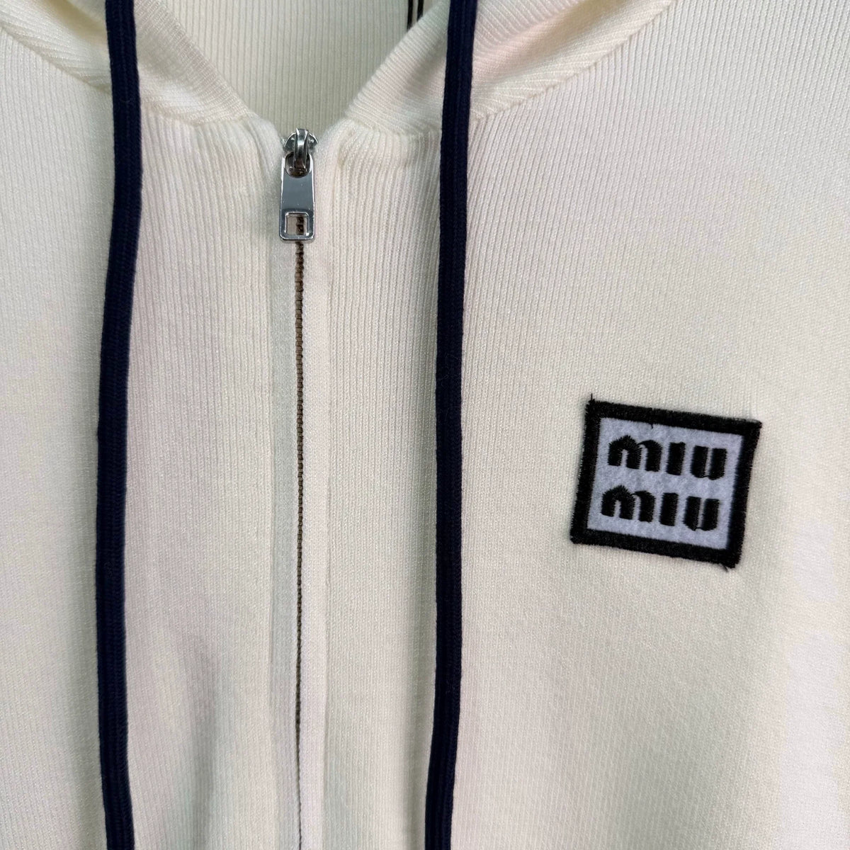 26 Early Autumn New Hooded Jacket
