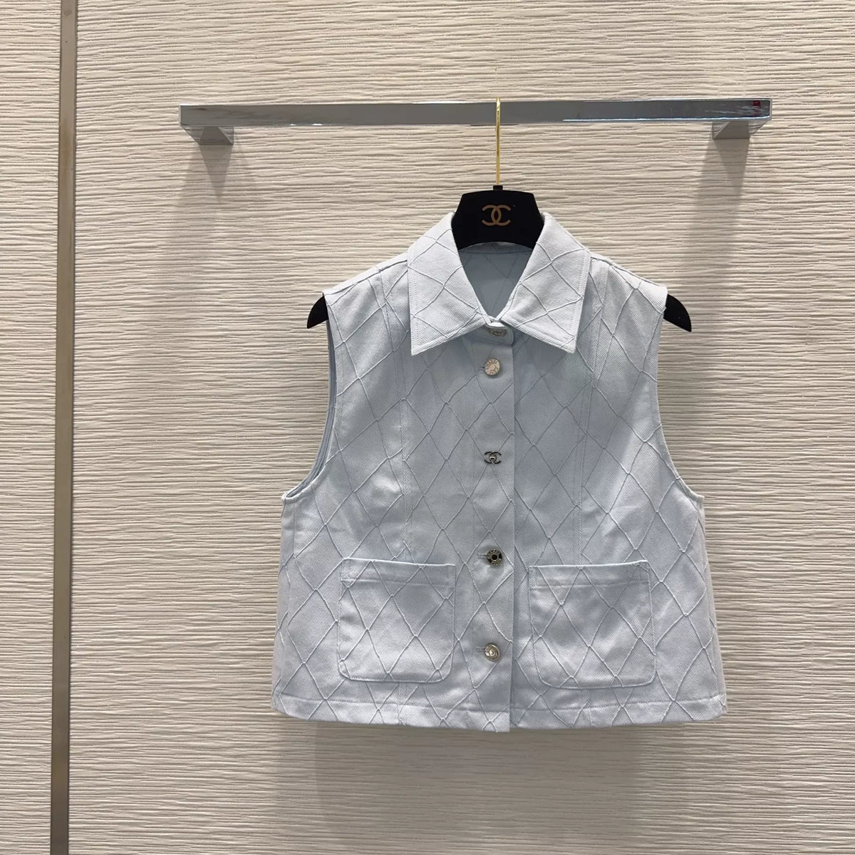 26 New Vest