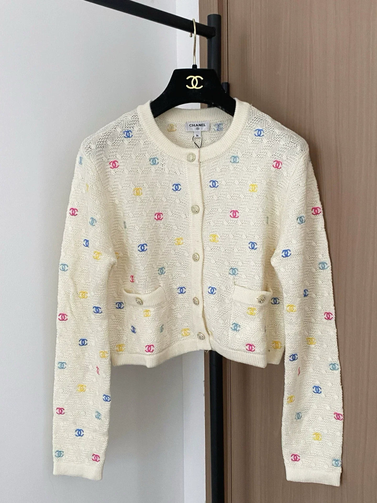 25fw new V-neck embroidered knitted cardigan