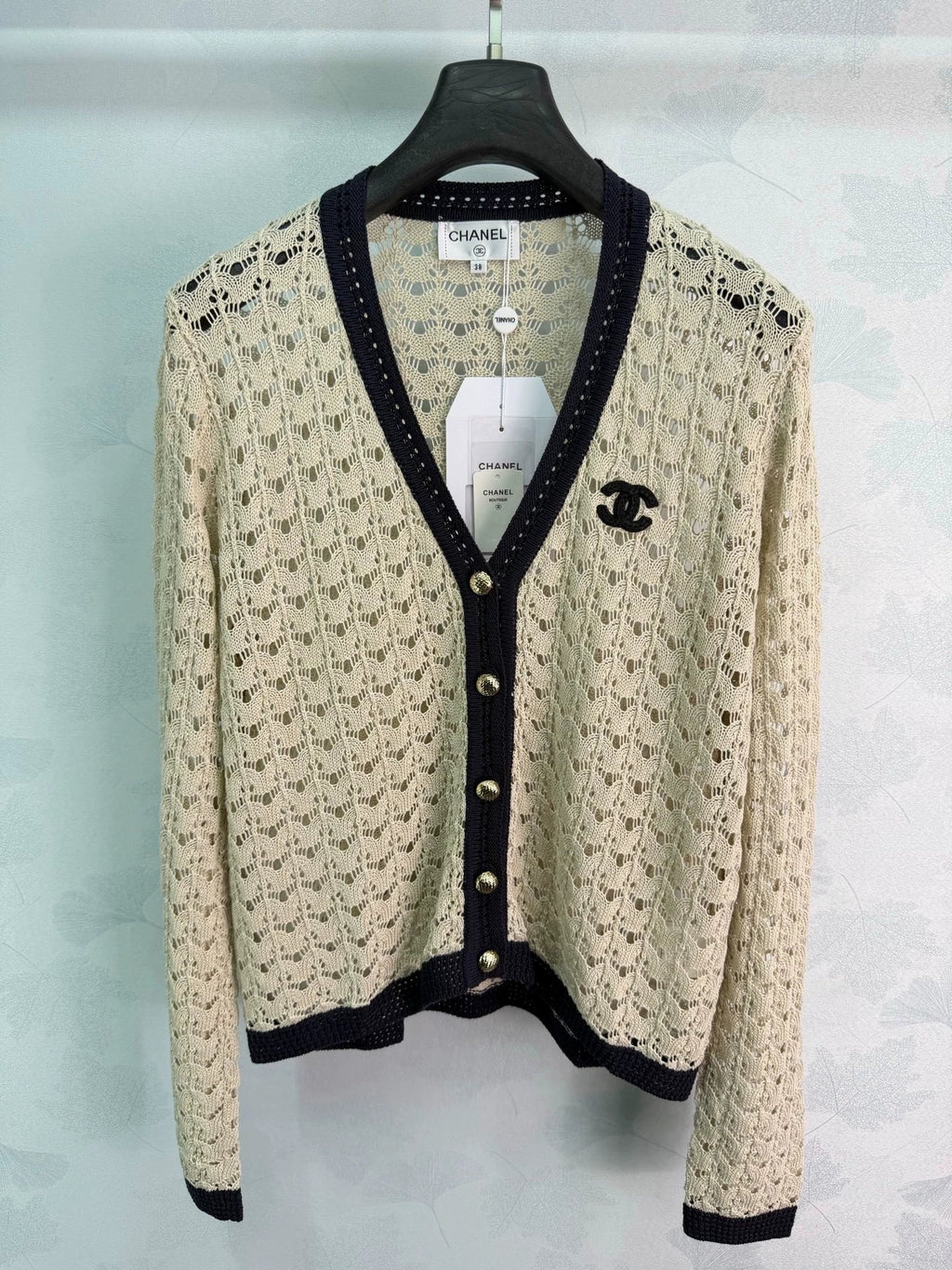 26 Early Autumn New V-Neck Sleeveless Knit Cardigan