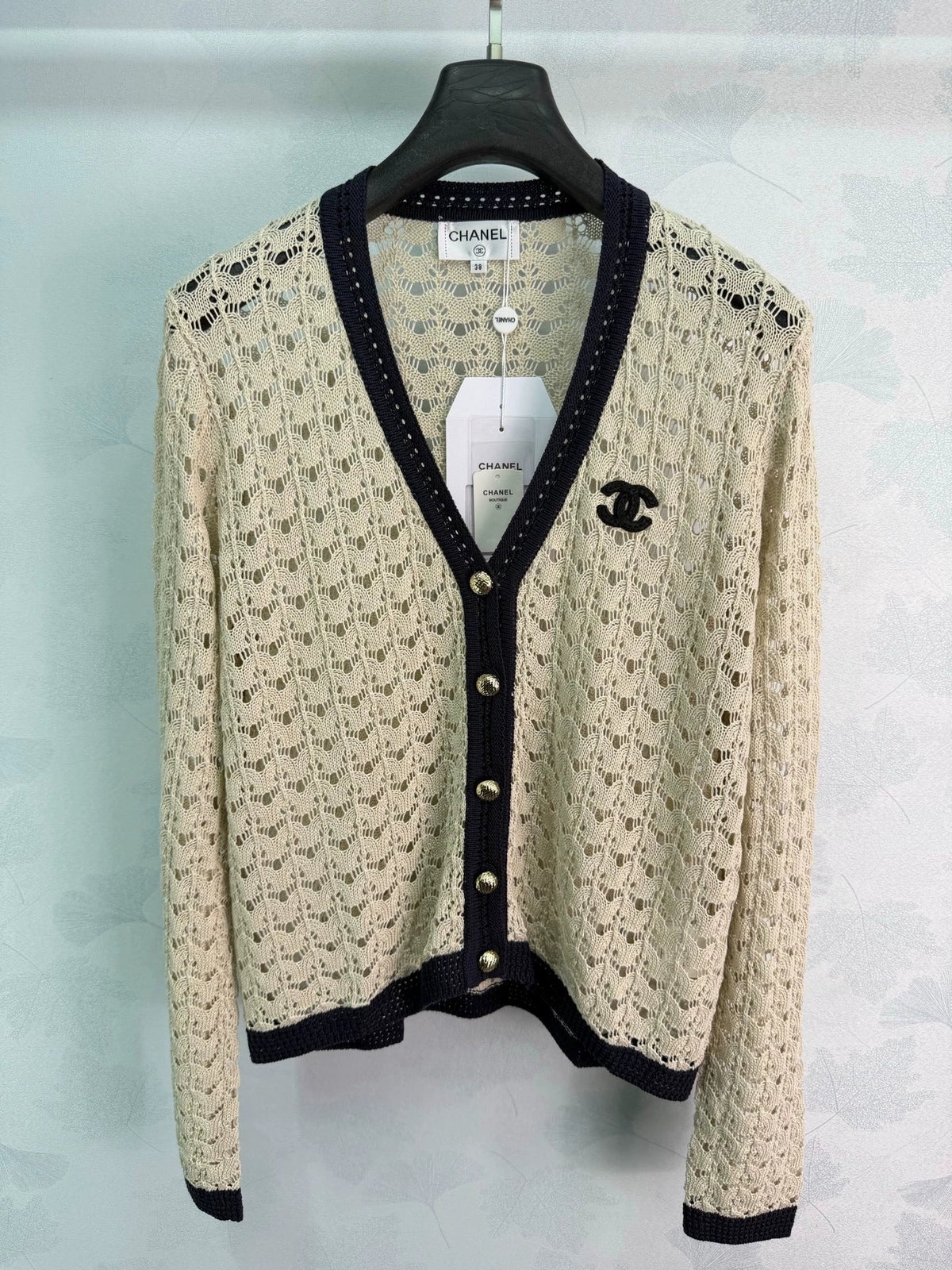 26 Early Autumn New V-Neck Sleeveless Knit Cardigan