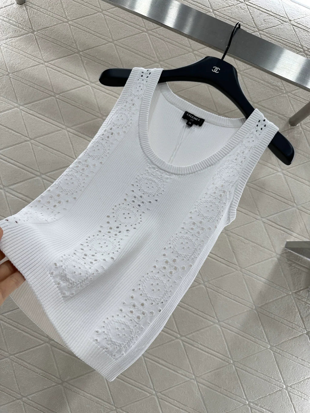 25fw Hollow knit vest