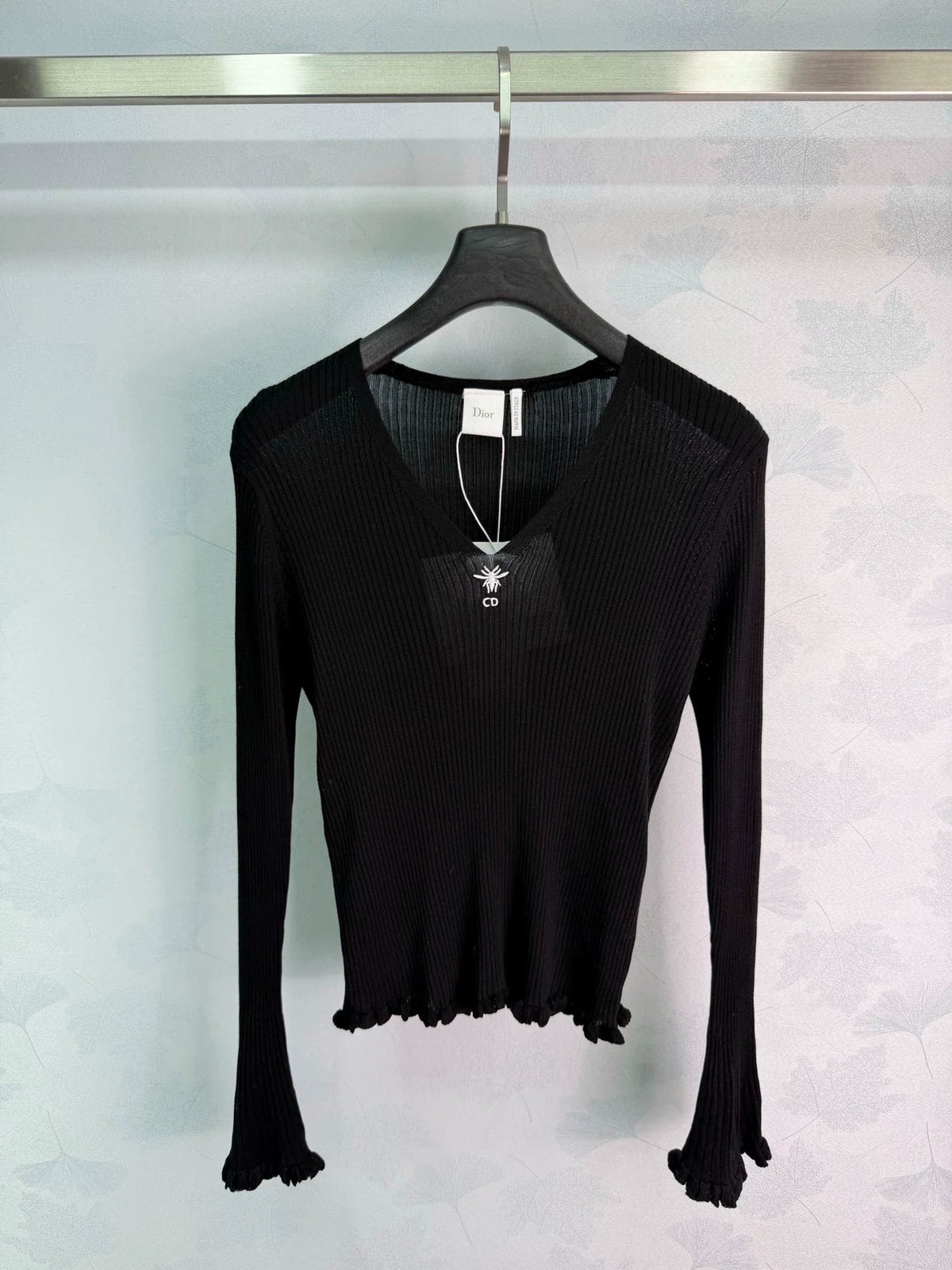 26 Early Autumn New V-Neck Ribbed Ruffle Cuff Bell Sleeve Knit Top/*