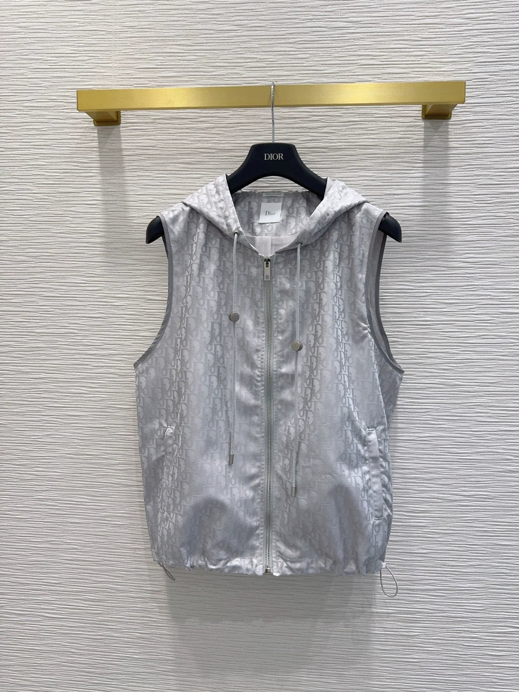 26 New Vest