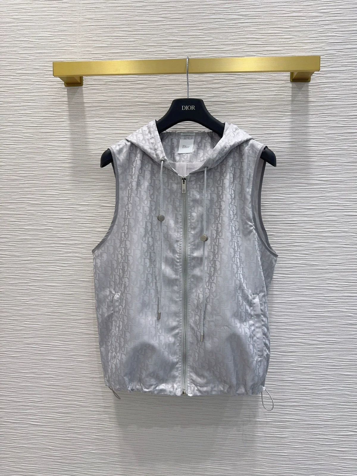 26 New Vest