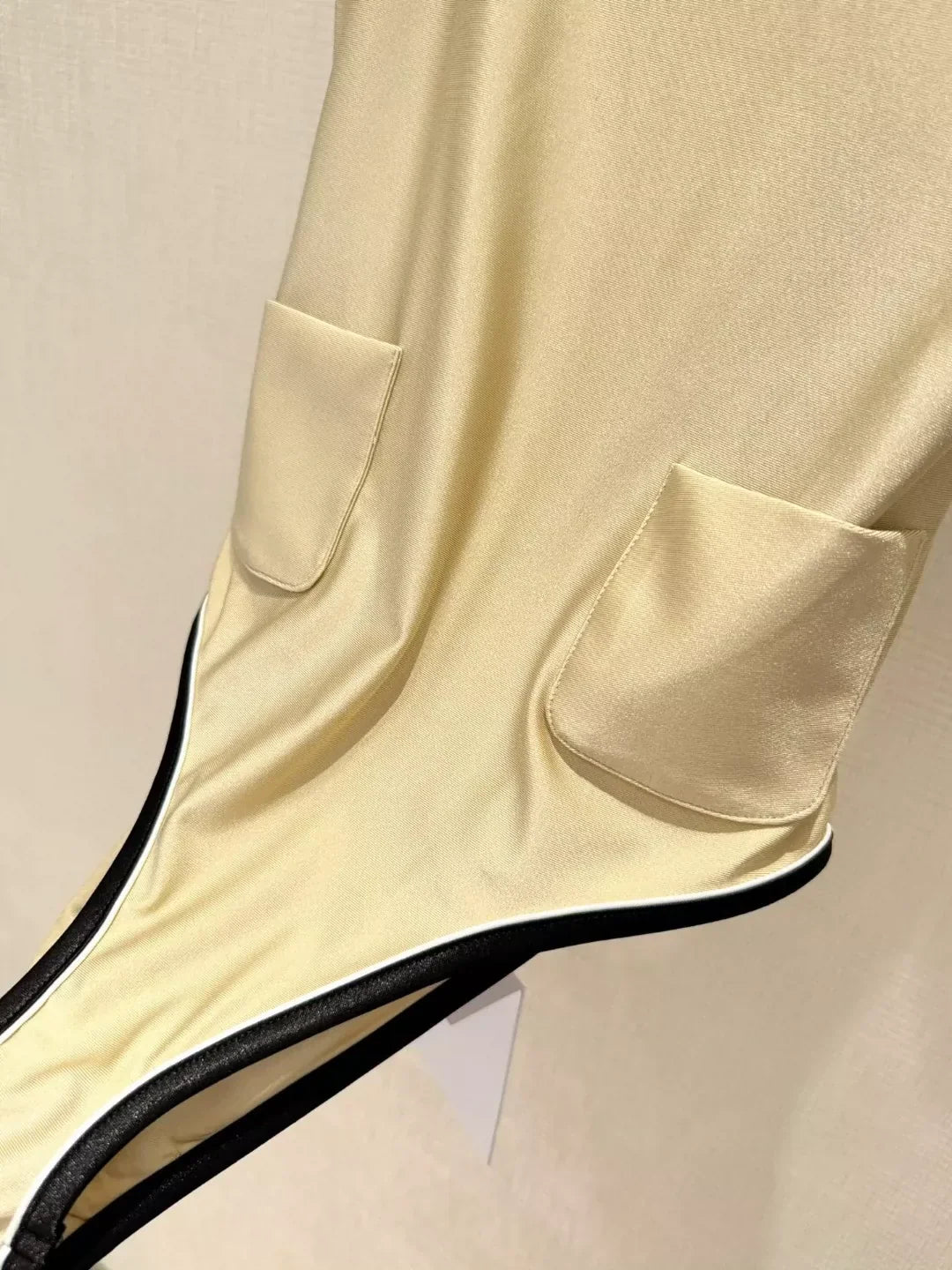 25 new summer contrast color suspender swimsuit
