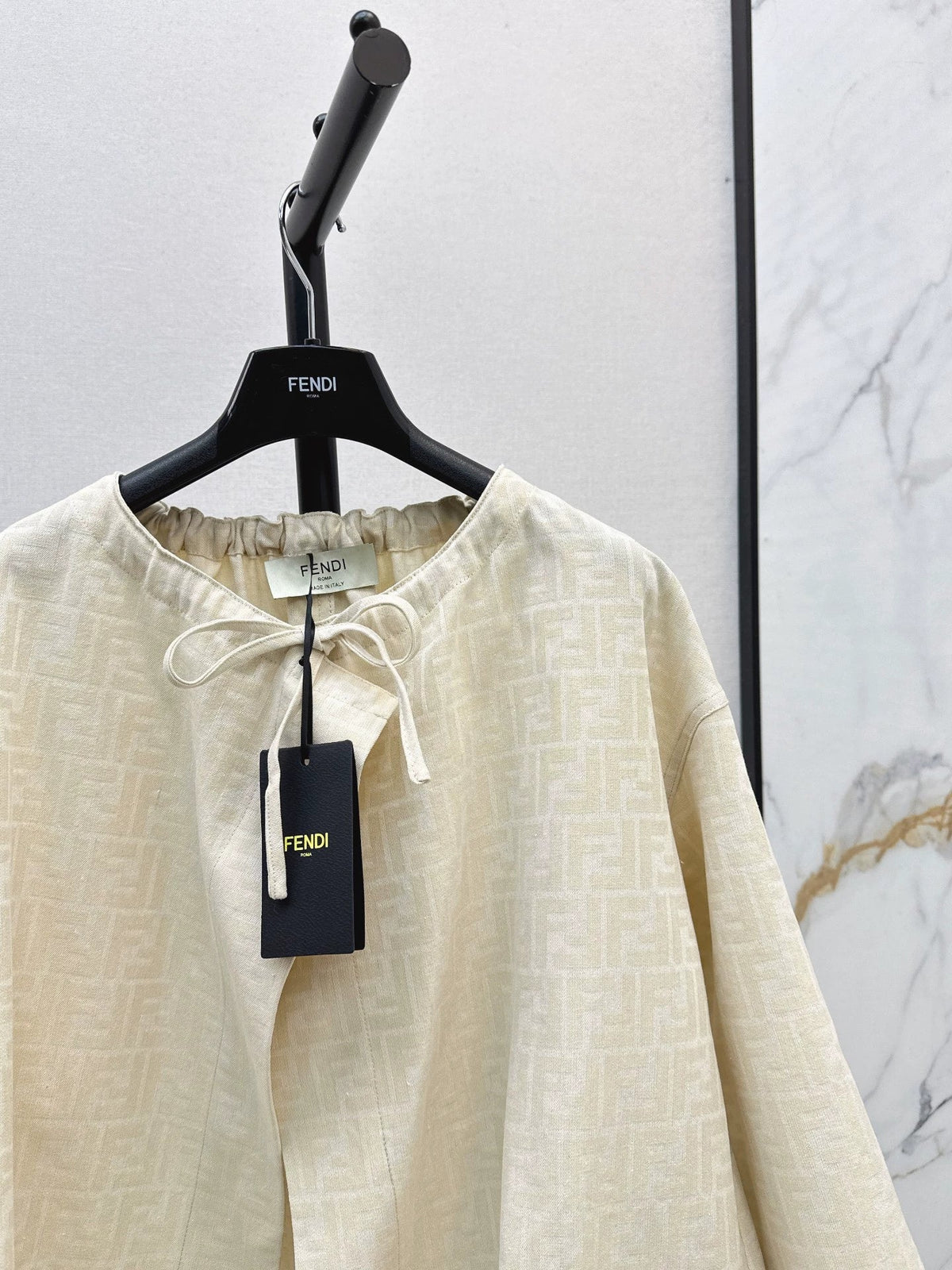 25fw letter print cape coat
