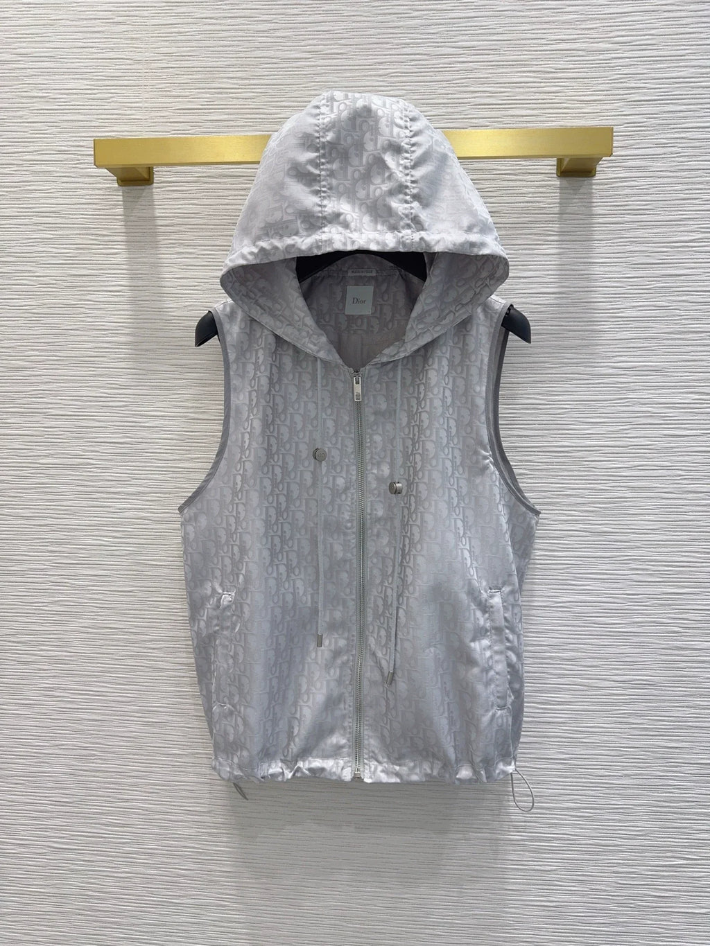 26 New Vest