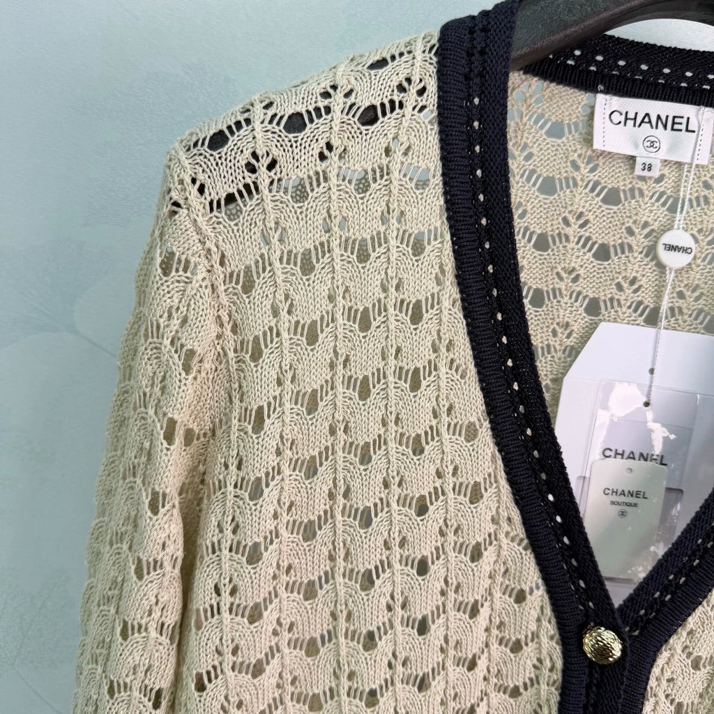 26 Early Autumn New V-Neck Sleeveless Knit Cardigan