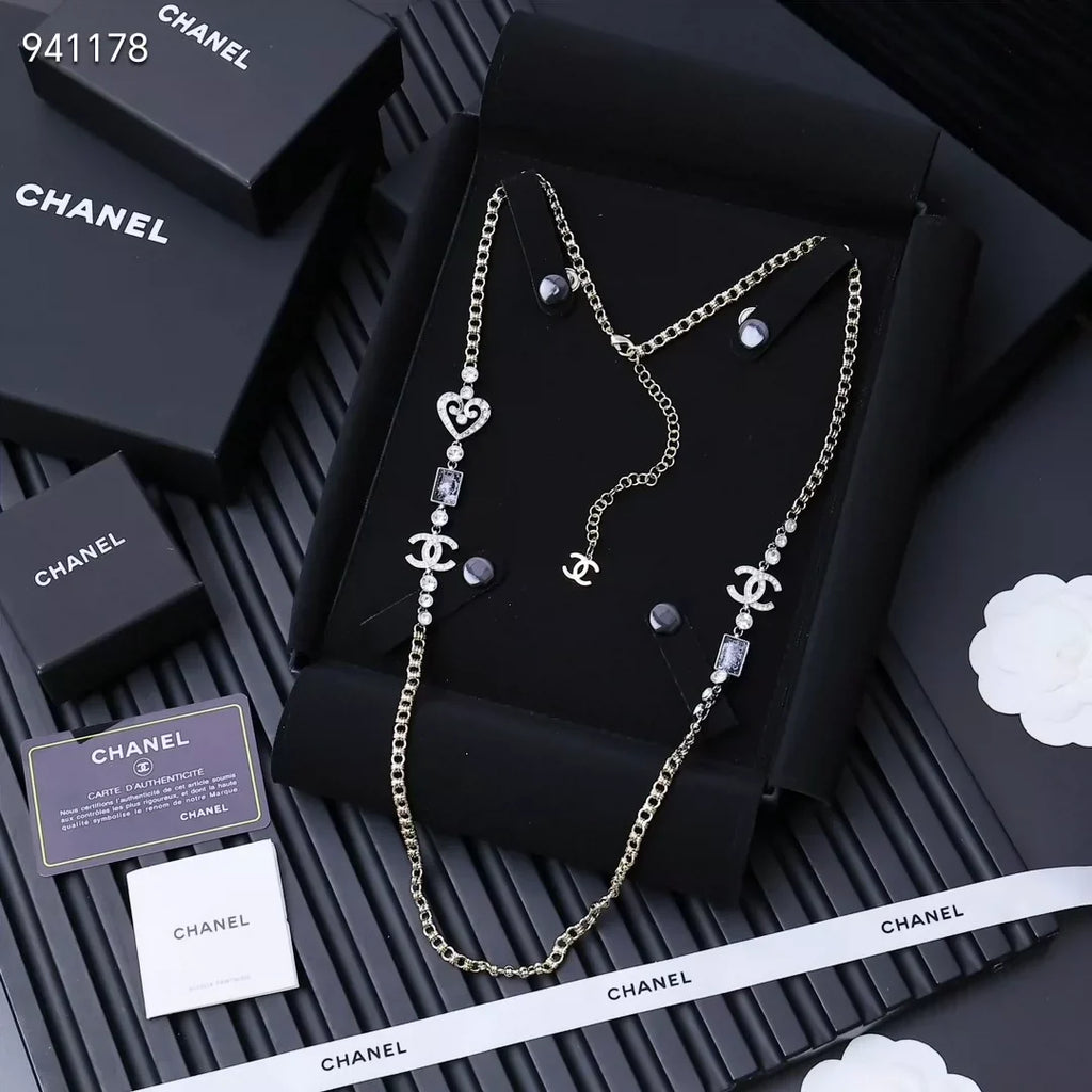 Square enamel spliced sweater chain