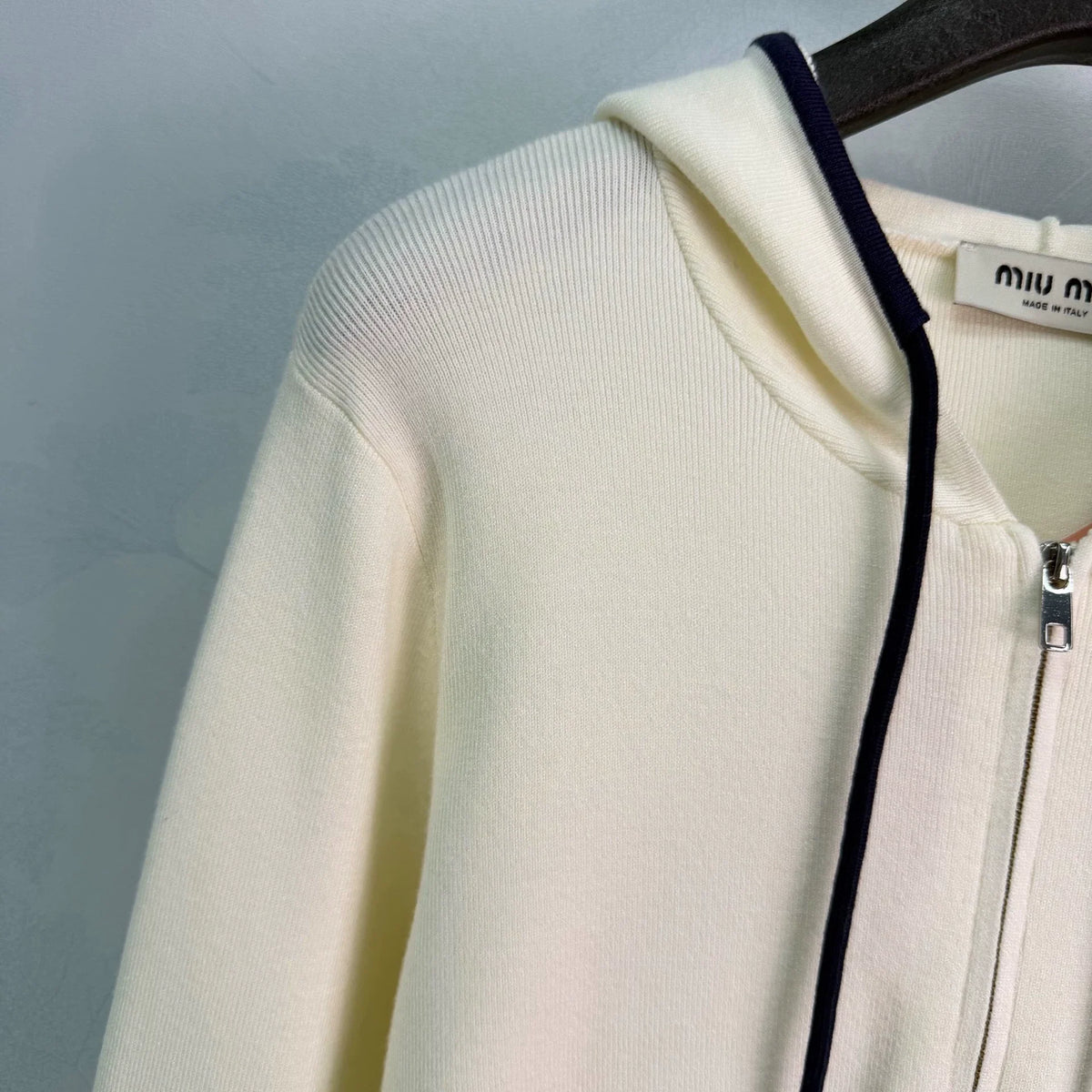 26 Early Autumn New Hooded Jacket