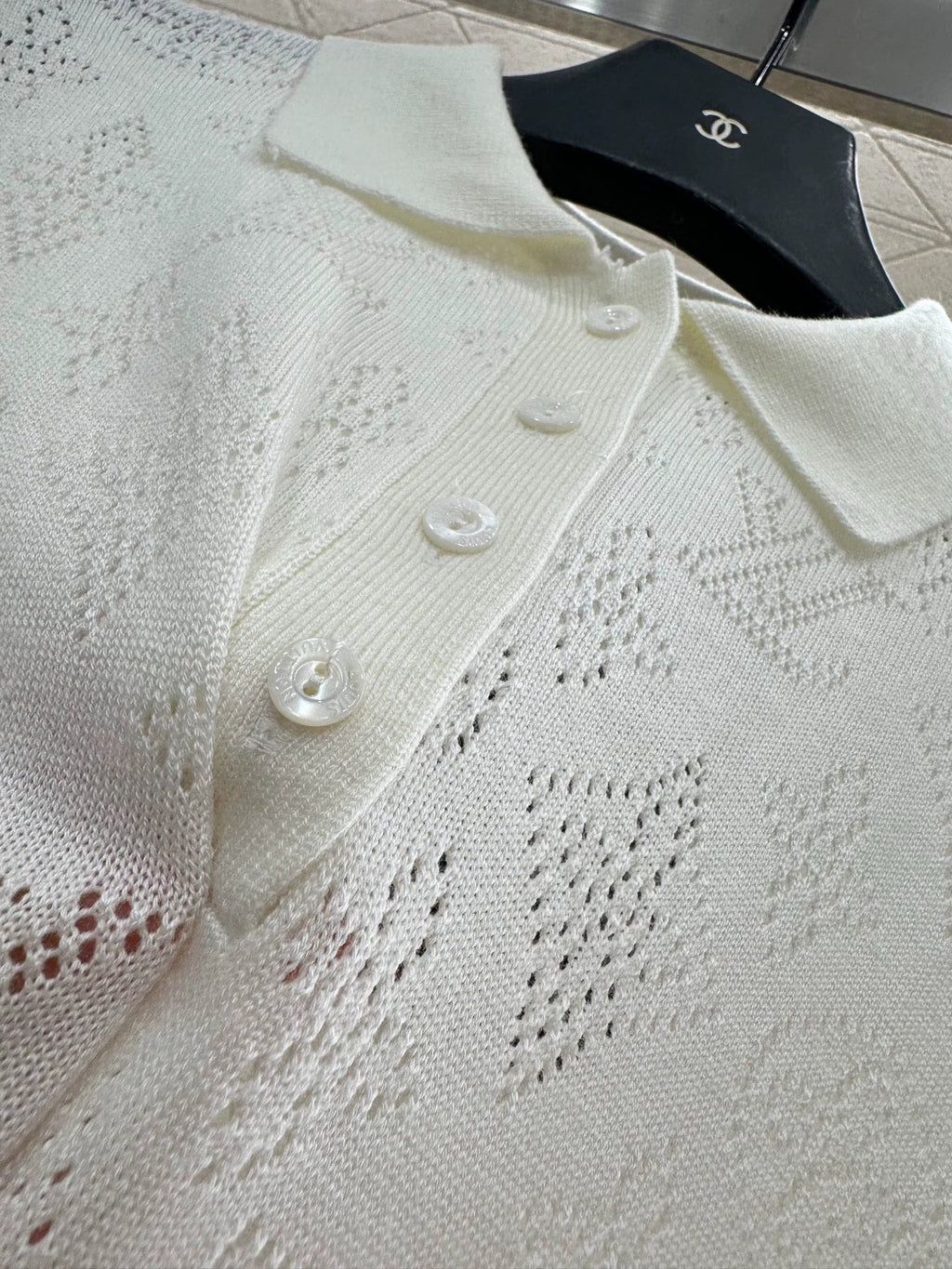 25fw Hollow hook flower top