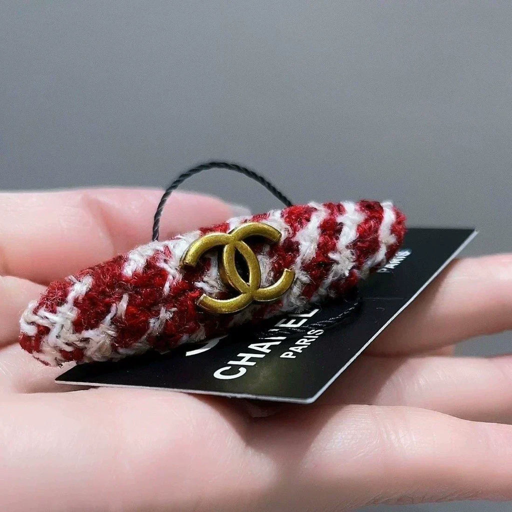Red duckbill clip
