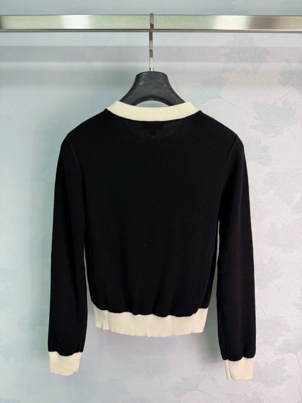 26 Early Autumn New Classic Black and White Contrast Knit Sweater