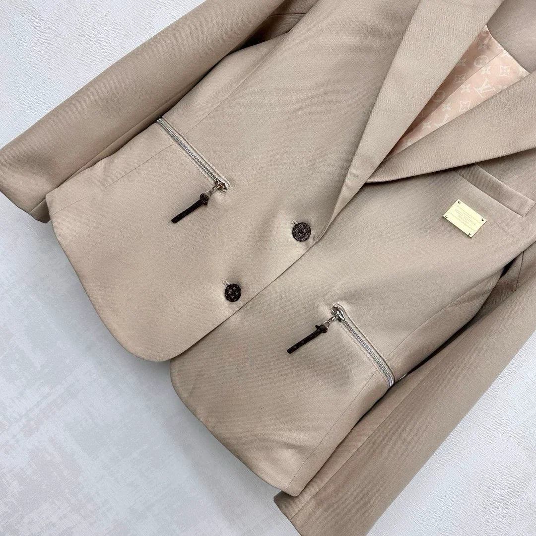 26 New Leather Buckle Pleated Blazer