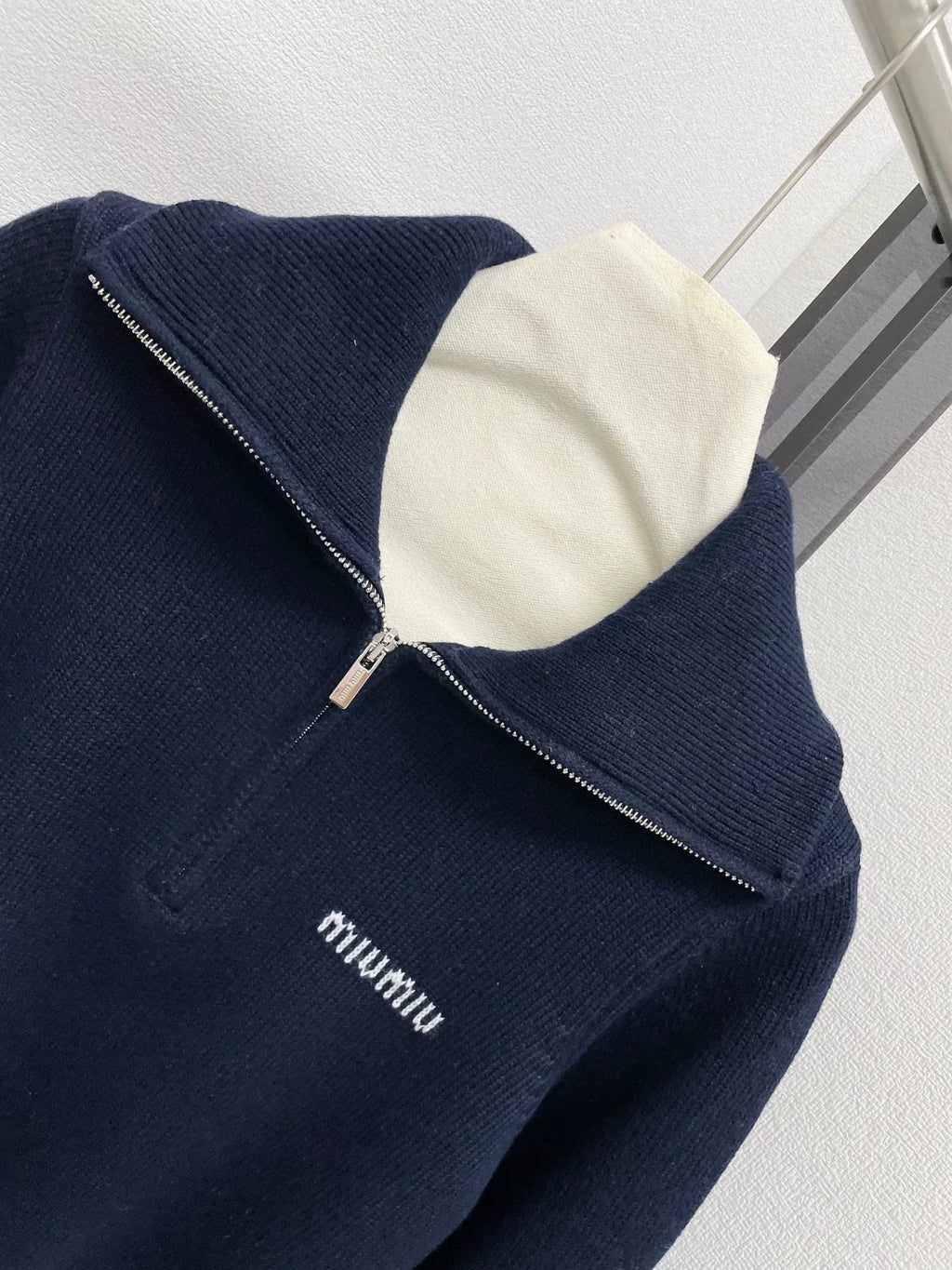 25fw Half zip lapel knit sweater