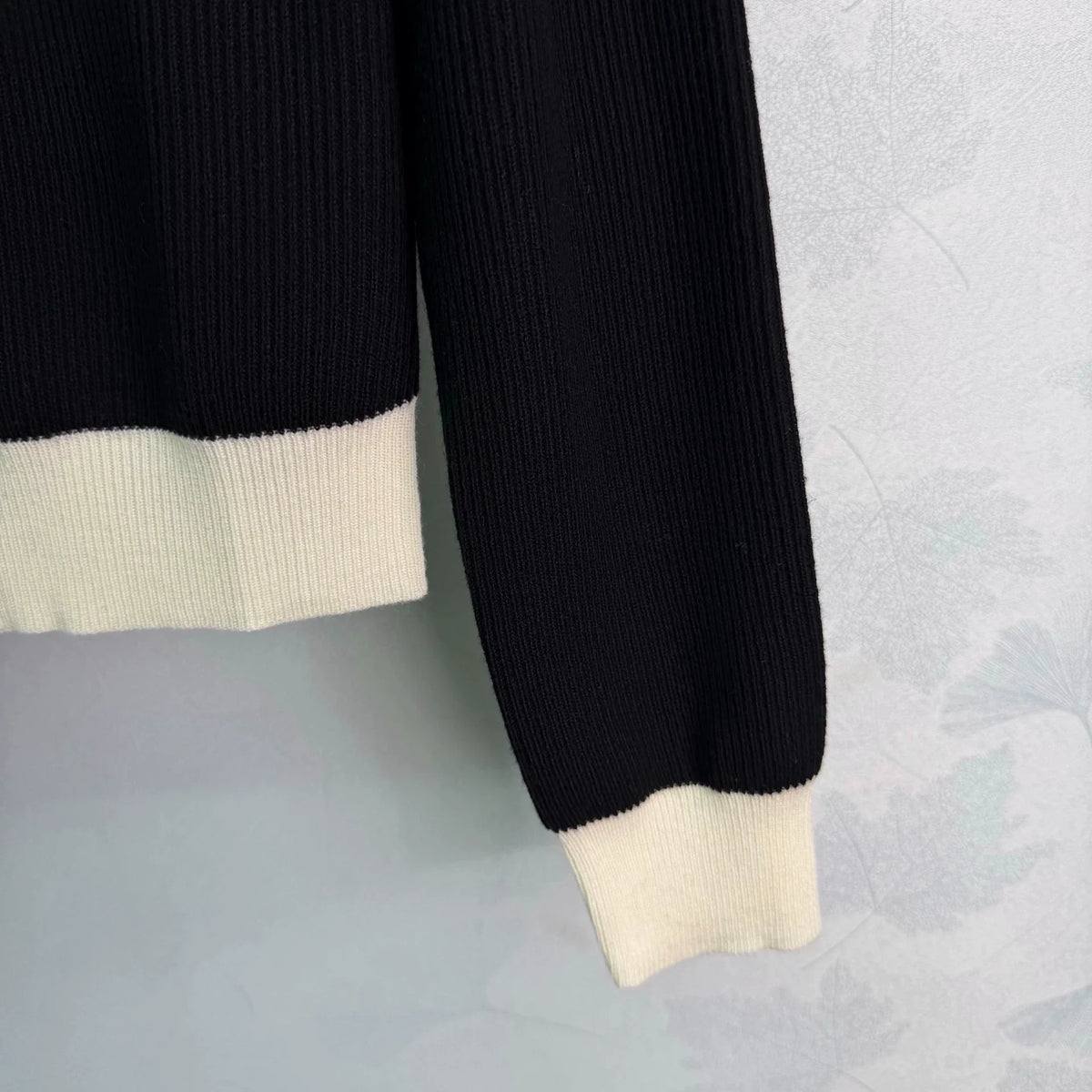 26 Early Autumn New Classic Black and White Contrast Knit Sweater