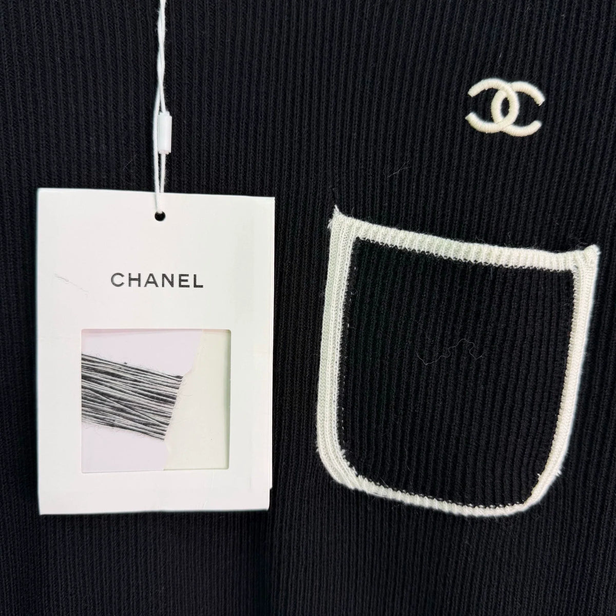 26 Early Autumn New Classic Black and White Contrast Knit Sweater