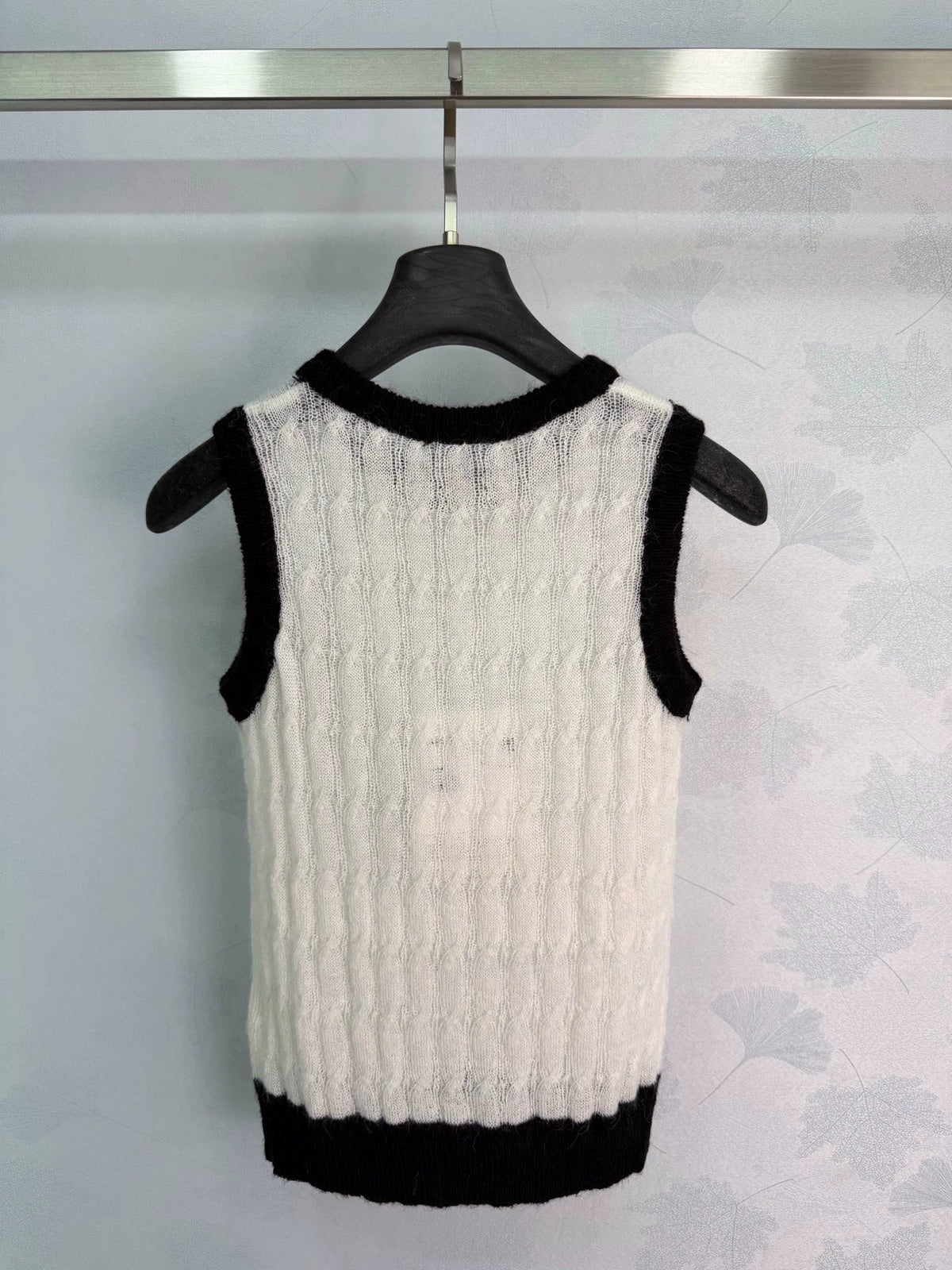 26 New Knit Vest