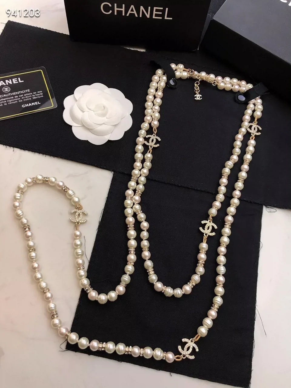 Pink/Pearl Sweater Chain