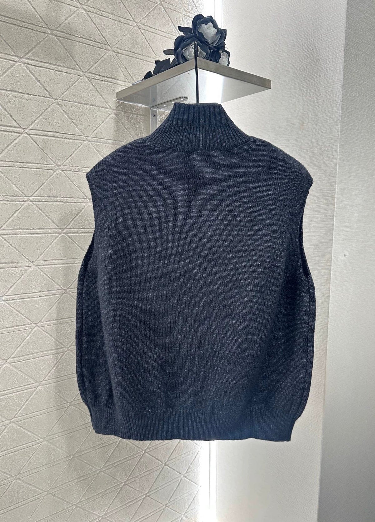 25fw Knitted vest