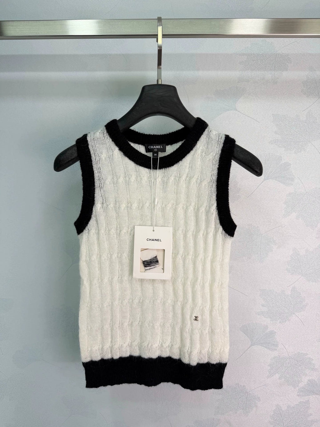 26 New Knit Vest