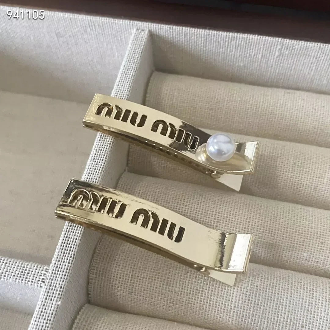 One character pearl letter hair clip