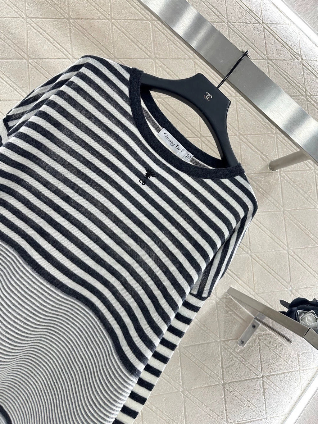 25fw Loose striped knitted sweater