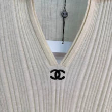 26 Early Autumn New Lapel Knit Long Sleeve Sweater
